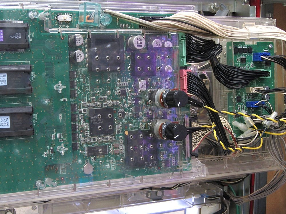 パチスロ実機 マクロスフロンティア～はじまりの歌、銀河へ響け コイン不要機付 100V対応 ボリューム調整有 SANKYO/三共 - 安心保証・業界最安値の販売 福助