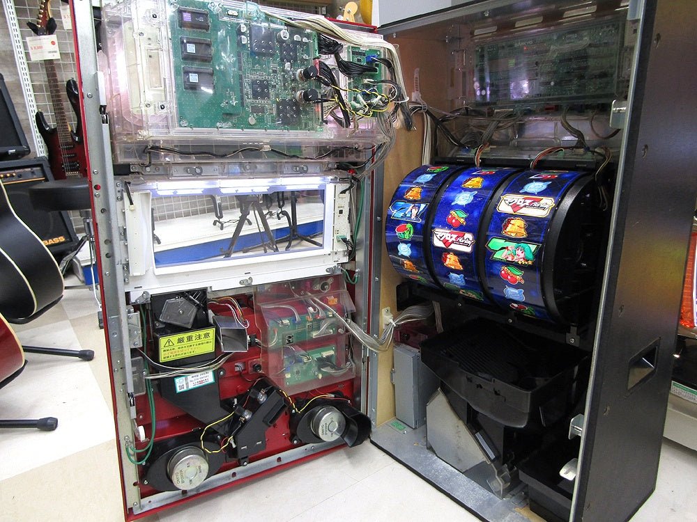 パチスロ実機 マクロスフロンティア～はじまりの歌、銀河へ響け コイン不要機付 100V対応 ボリューム調整有 SANKYO/三共 - 安心保証・業界最安値の販売 福助