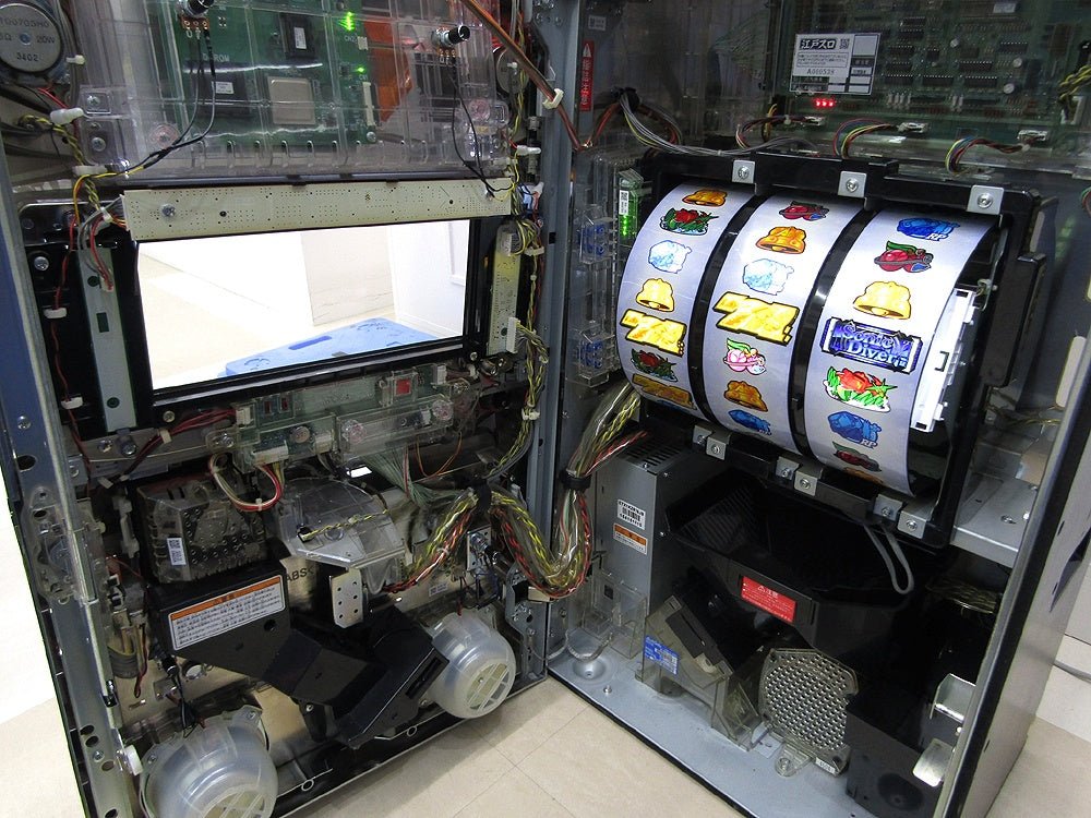パチスロ実機 高砂 スカイガールズ～ゼロ、ふたたび～ コイン機 100V対応 Vol調節有 - 電動工具・楽器・ブランド・住設家電も総合リユース｜リサイクルショップ福助