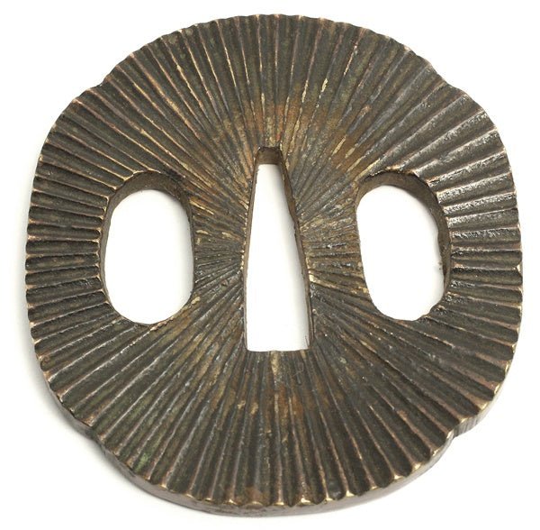 刀剣/日本刀 鍔/鐔 切込木瓜型 光線模様 101g/直径67×61mm 武具/刀装具 - 安心保証・業界最安値の販売 福助