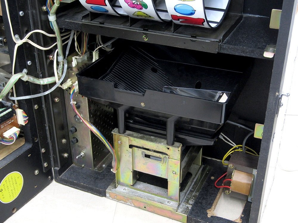 パチスロ実機 大東音響 リズムボーイズ 設定キー有り/ドアキー無し/コイン付き レトロ スロット 4号機 - 電動工具・楽器・ブランド・住設家電も総合リユース｜リサイクルショップ福助