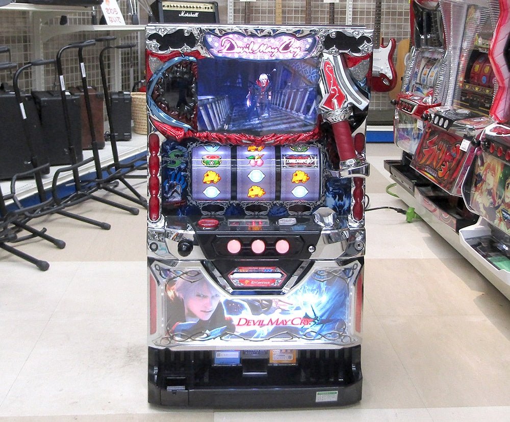 パチスロ実機 エンターライズ デビルメイクライ4 5号機 100V電源 コイン不要機搭載 ドアキー/設定キー付属 - 安心保証・業界最安値の販売 福助