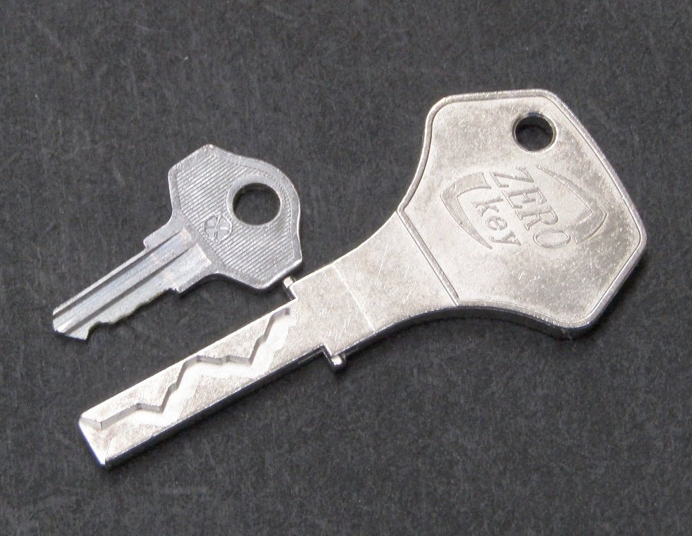 パチスロ実機 エンターライズ デビルメイクライ4 5号機 100V電源 コイン不要機搭載 ドアキー/設定キー付属 - 安心保証・業界最安値の販売 福助