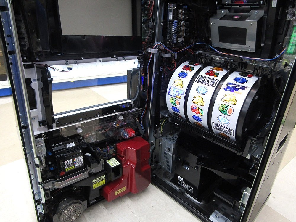 パチスロ実機 ファミスタ回胴版!! 6.5号機 データカウンタ付 コイン不要機搭載 家庭用電源対応 Vol調節有 ユニバーサル - 安心保証・業界最安値の販売 福助
