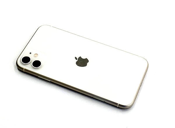 Apple(アップル) iPhone11 64GB ホワイト MWLU2J/A SIMフリー/au○判定 - 安心保証・業界最安値の販売 福助