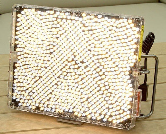 Aputure Amaran Tri - 8c 11.5インチ 撮影用LEDライト 超高輝度 2300K - 6800K 照明キット ワイヤレス 動作品 スタジオ機材 - 安心保証・業界最安値の販売 福助