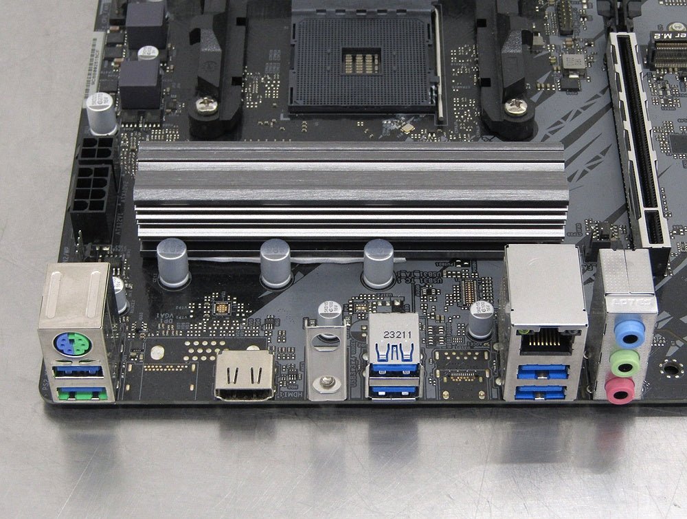 ASRock AMD Ryzen 3000シリーズ (Soket AM4)対応 B550チップセット搭載 ATX マザーボード B550 Phantom Gaming 4 - 安心保証・業界最安値の販売 福助