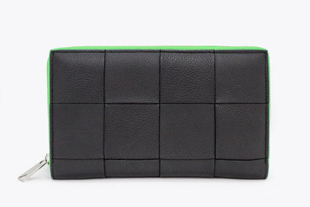 BOTTEGA VENETA(ボッテガヴェネタ) マキシイントレチャート カセット レザー ラウンドジップウォレット グリーン×ブラック - 安心保証・業界最安値の販売 福助