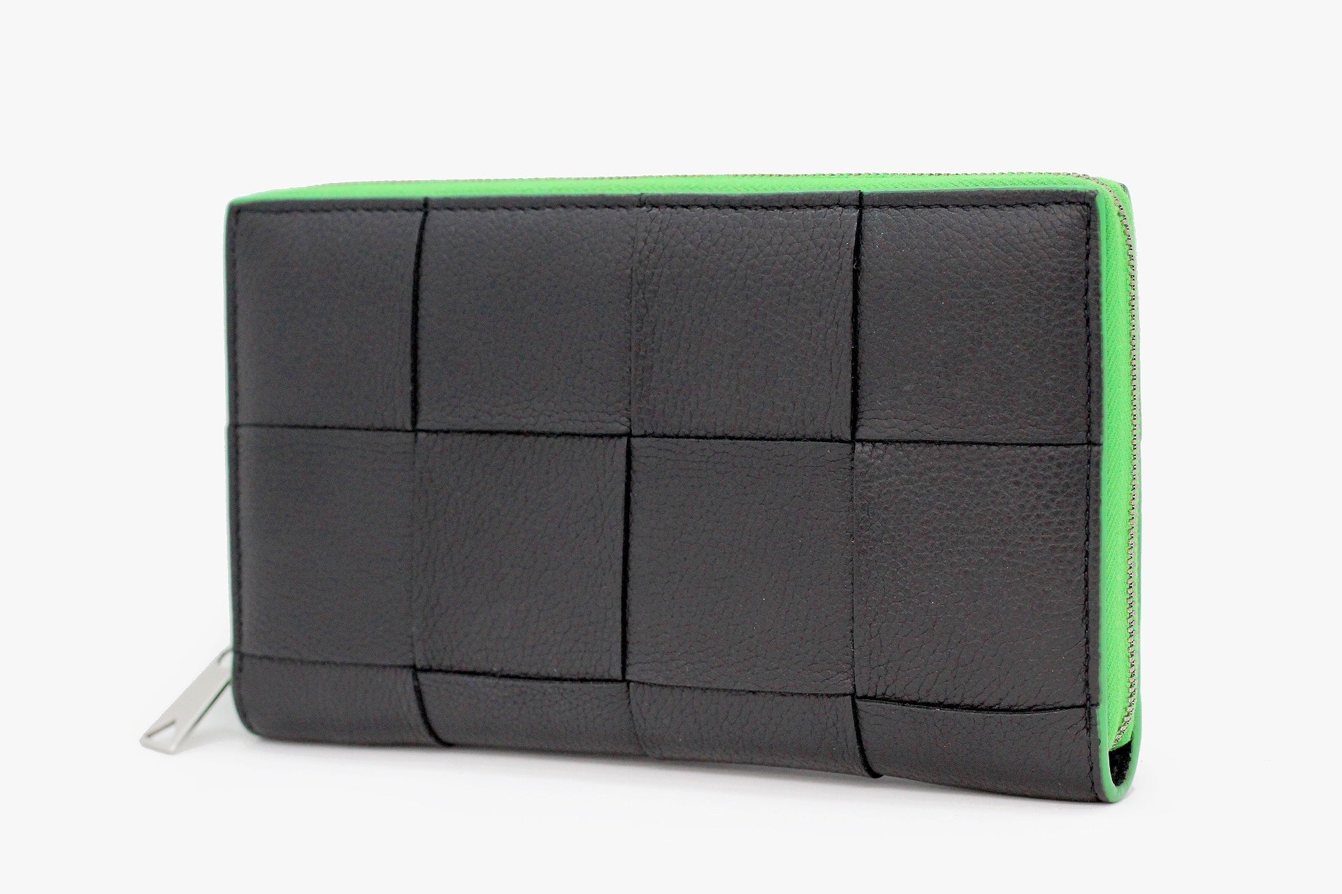 BOTTEGA VENETA(ボッテガヴェネタ) マキシイントレチャート カセット レザー ラウンドジップウォレット グリーン×ブラック - 安心保証・業界最安値の販売 福助