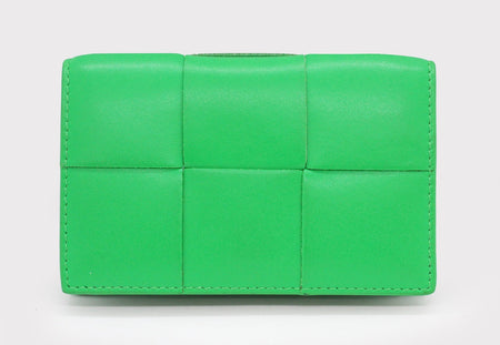 BOTTEGA VENETA (ボッテガヴェネタ) カセット ビジネスカードケース イントレチャート パラキート(グリーン) 679849VBWD33724 - 安心保証・業界最安値の販売 福助