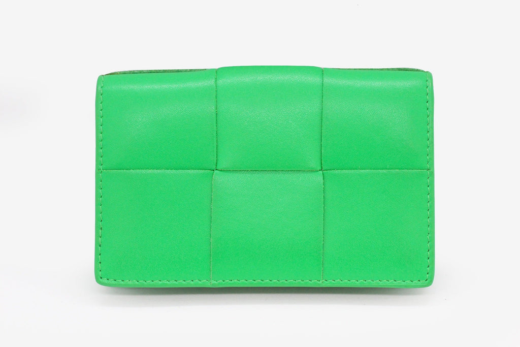 BOTTEGA VENETA (ボッテガヴェネタ) カセット ビジネスカードケース イントレチャート パラキート(グリーン) 679849VBWD33724 - 安心保証・業界最安値の販売 福助