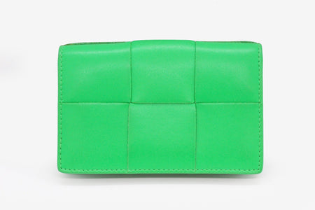 BOTTEGA VENETA (ボッテガヴェネタ) カセット ビジネスカードケース イントレチャート パラキート(グリーン) 679849VBWD33724 - 安心保証・業界最安値の販売 福助