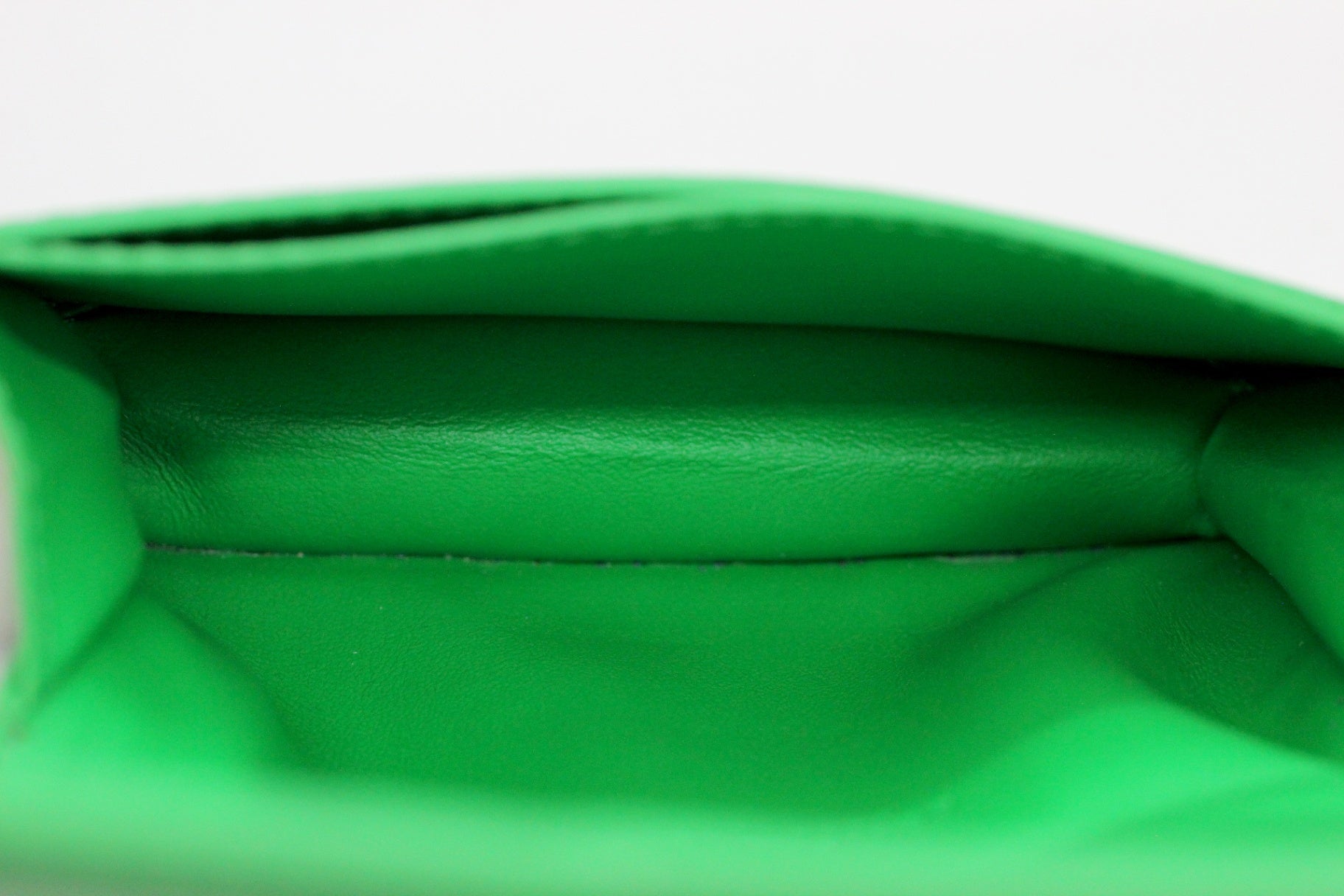 BOTTEGA VENETA (ボッテガヴェネタ) カセット ビジネスカードケース イントレチャート パラキート(グリーン) 679849VBWD33724 - 安心保証・業界最安値の販売 福助