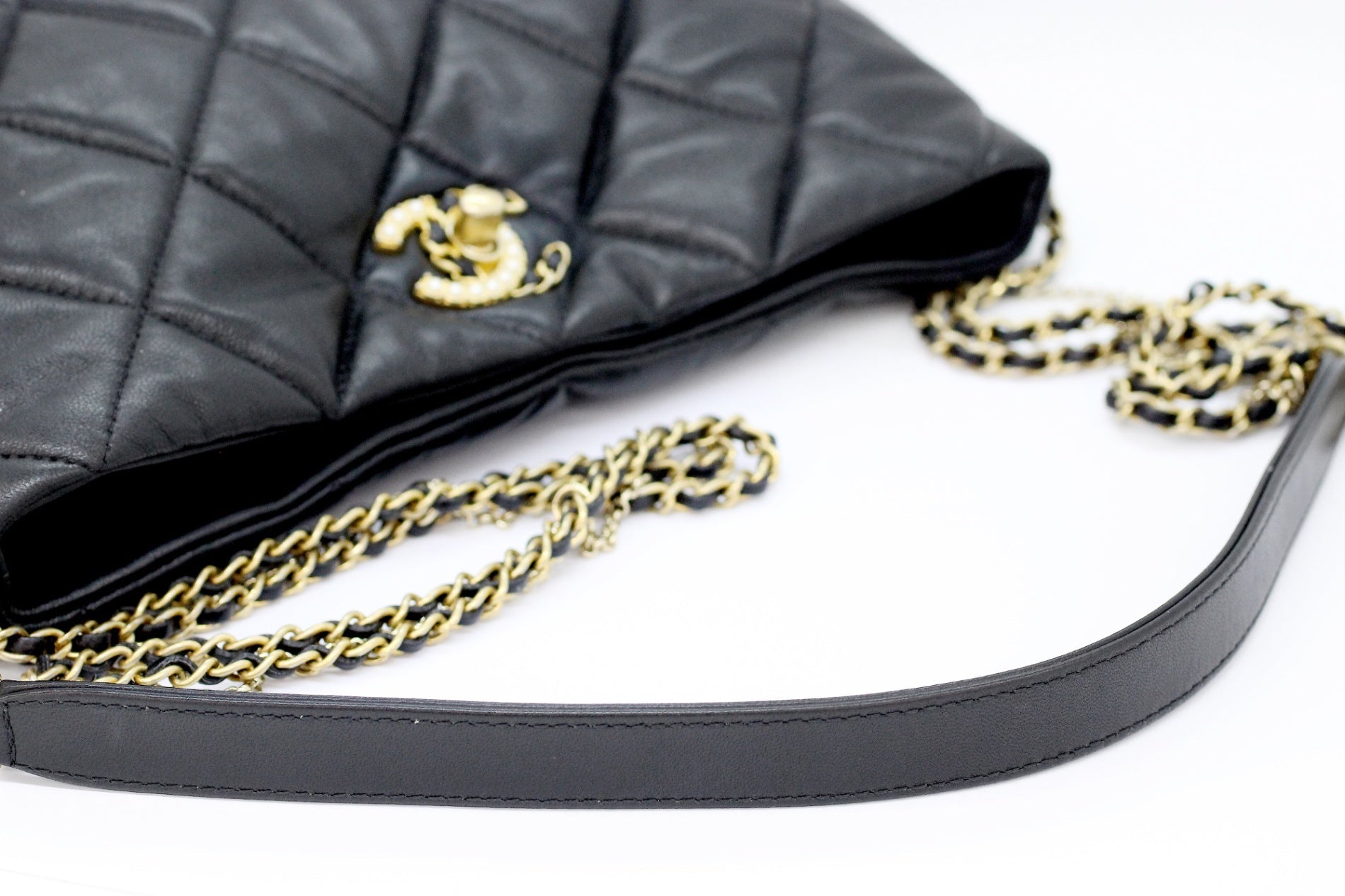 CHANEL(シャネル) マトラッセ ラムスキン キルティングクラッシュ オン チェーンホーボー ブラック ショルダーバッグ ポシェット - 電動工具・楽器・ブランド・住設家電も総合リユース｜リサイクルショップ福助