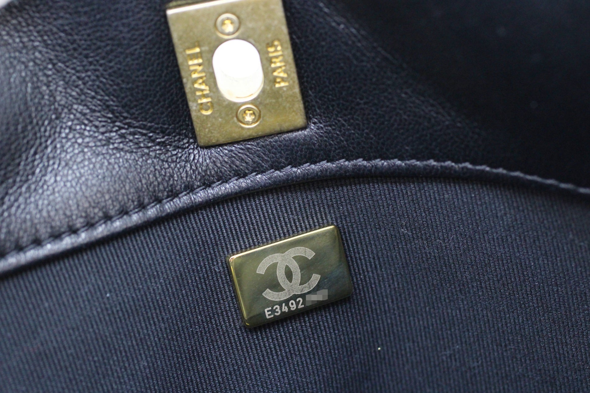 CHANEL(シャネル) マトラッセ ラムスキン キルティングクラッシュ オン チェーンホーボー ブラック ショルダーバッグ ポシェット - 電動工具・楽器・ブランド・住設家電も総合リユース｜リサイクルショップ福助