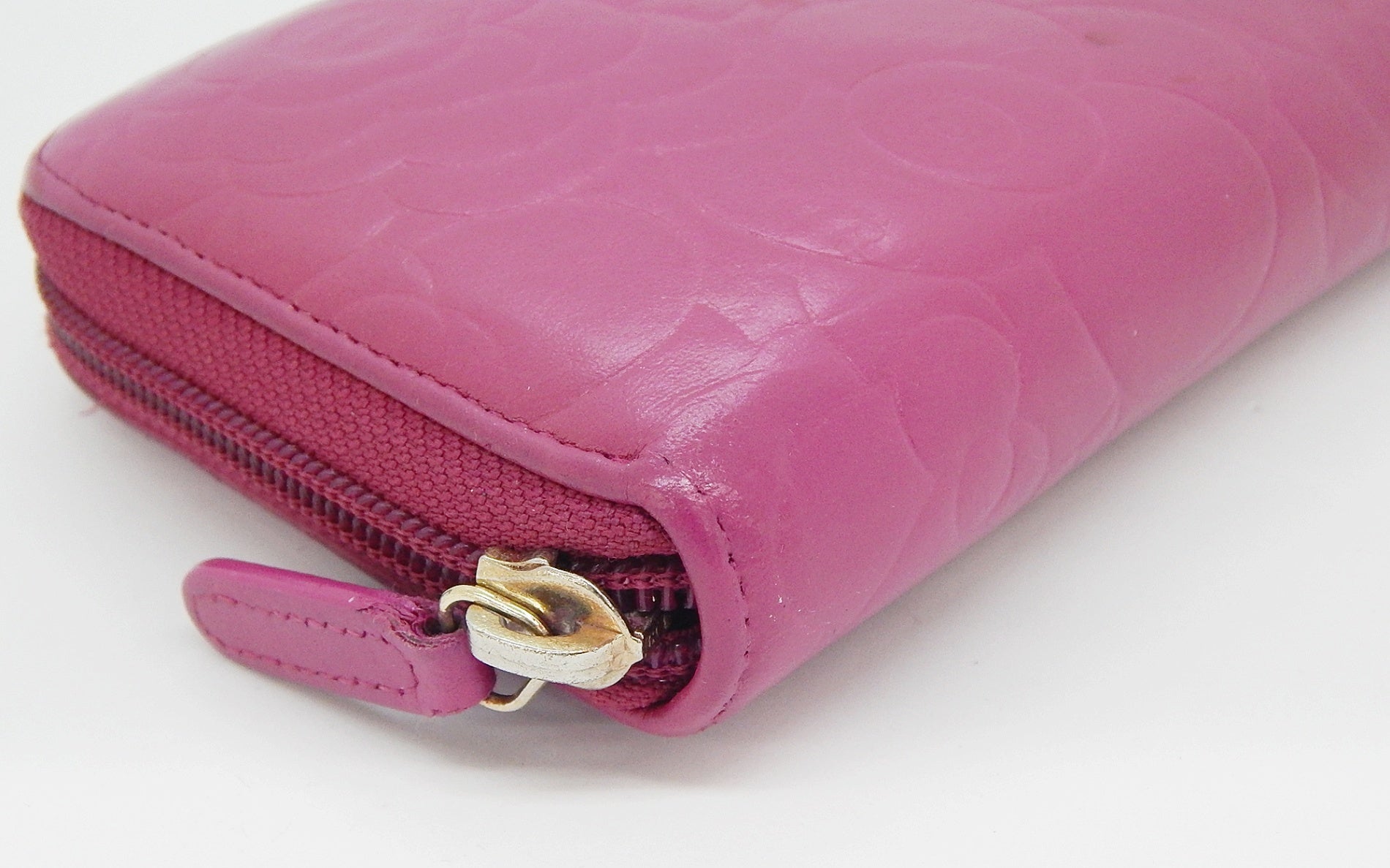 CHANEL(シャネル) カメリア ラウンドファスナー 長財布 ピンク ジップウォレット - 安心保証・業界最安値の販売 福助