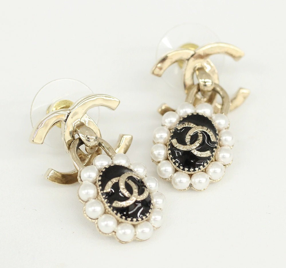 CHANEL(シャネル) ピアス ココマーク フェイクパール A21A 2021 オータムライン - 安心保証・業界最安値の販売 福助