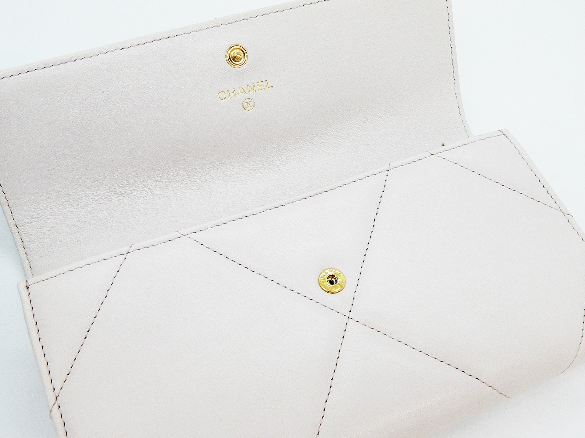 CHANEL19 (シャネル) ロングフラップ ウォレット ピンク 長財布 - 安心保証・業界最安値の販売 福助