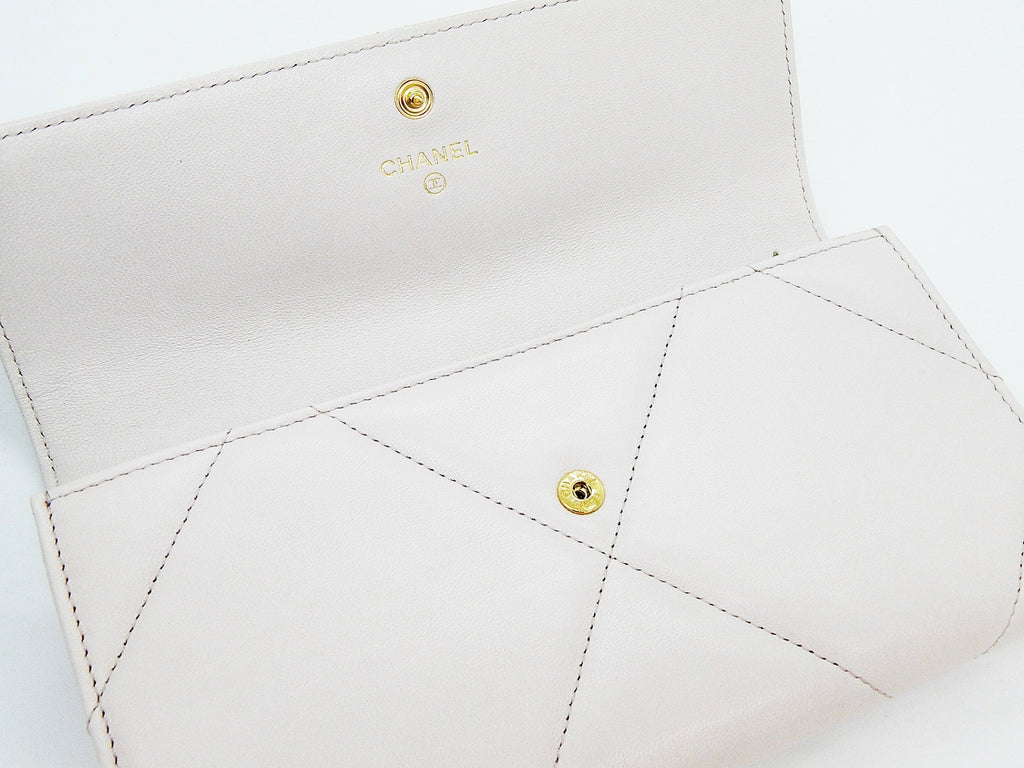 CHANEL19 (シャネル) ロングフラップ ウォレット ピンク 長財布 - 安心保証・業界最安値の販売 福助
