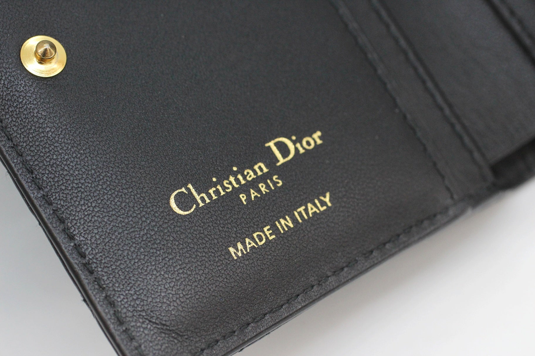 Dior Caro Dahlia ウォレット カナージュ カーフスキン ブラック ディオール カロ ダリア コンパクト 二つ折り財布 - 安心保証・業界最安値の販売 福助