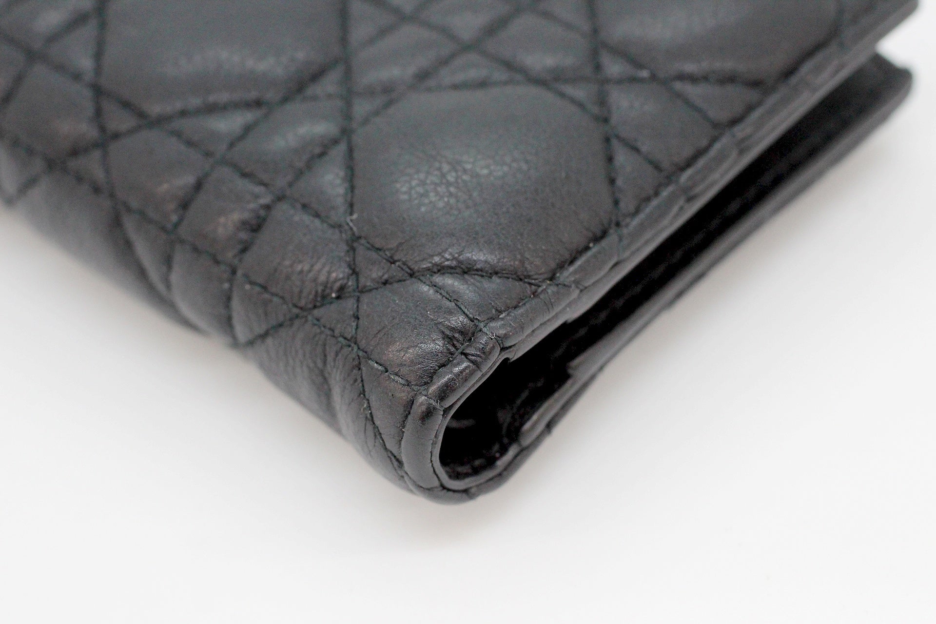 Dior Caro Dahlia ウォレット カナージュ カーフスキン ブラック ディオール カロ ダリア コンパクト 二つ折り財布 - 安心保証・業界最安値の販売 福助