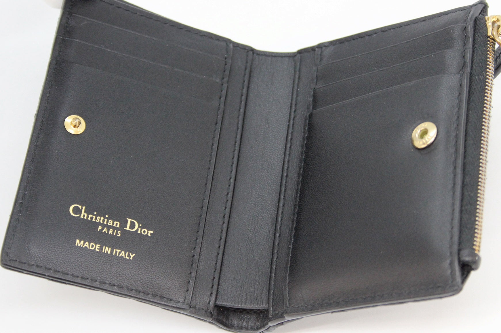 Dior Caro Dahlia ウォレット カナージュ カーフスキン ブラック ディオール カロ ダリア コンパクト 二つ折り財布 - 安心保証・業界最安値の販売 福助