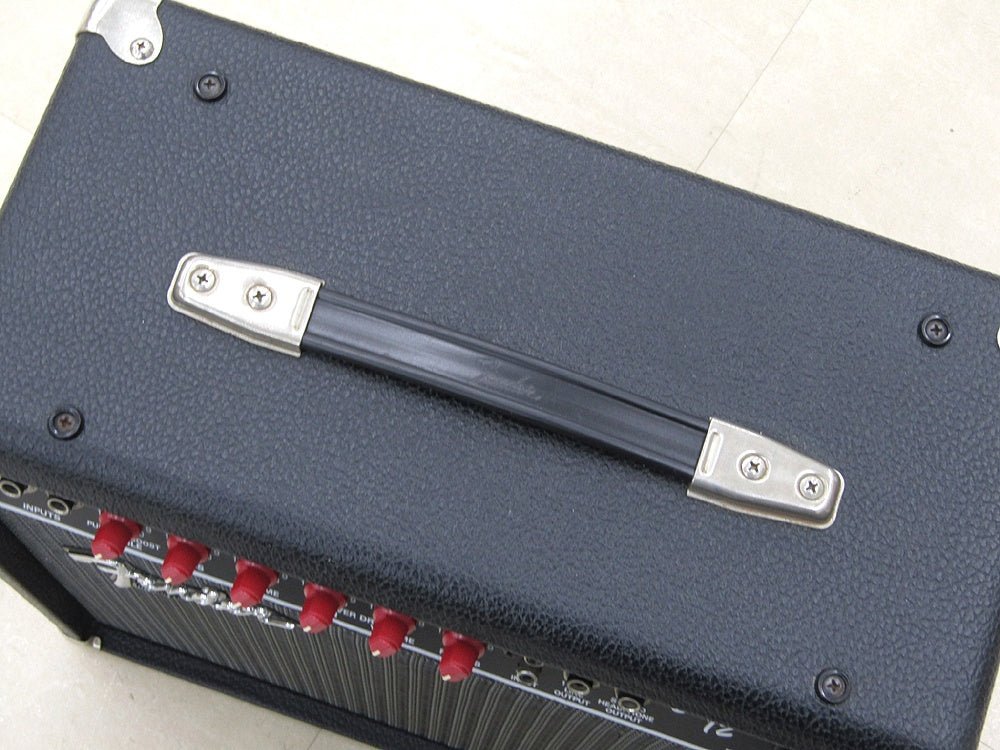 Fender USA Champ12 フェンダー ギターアンプ 赤ノブ 状態良好 15W出力 スプリングリバーブ - 電動工具・楽器・ブランド・住設家電も総合リユース｜リサイクルショップ福助