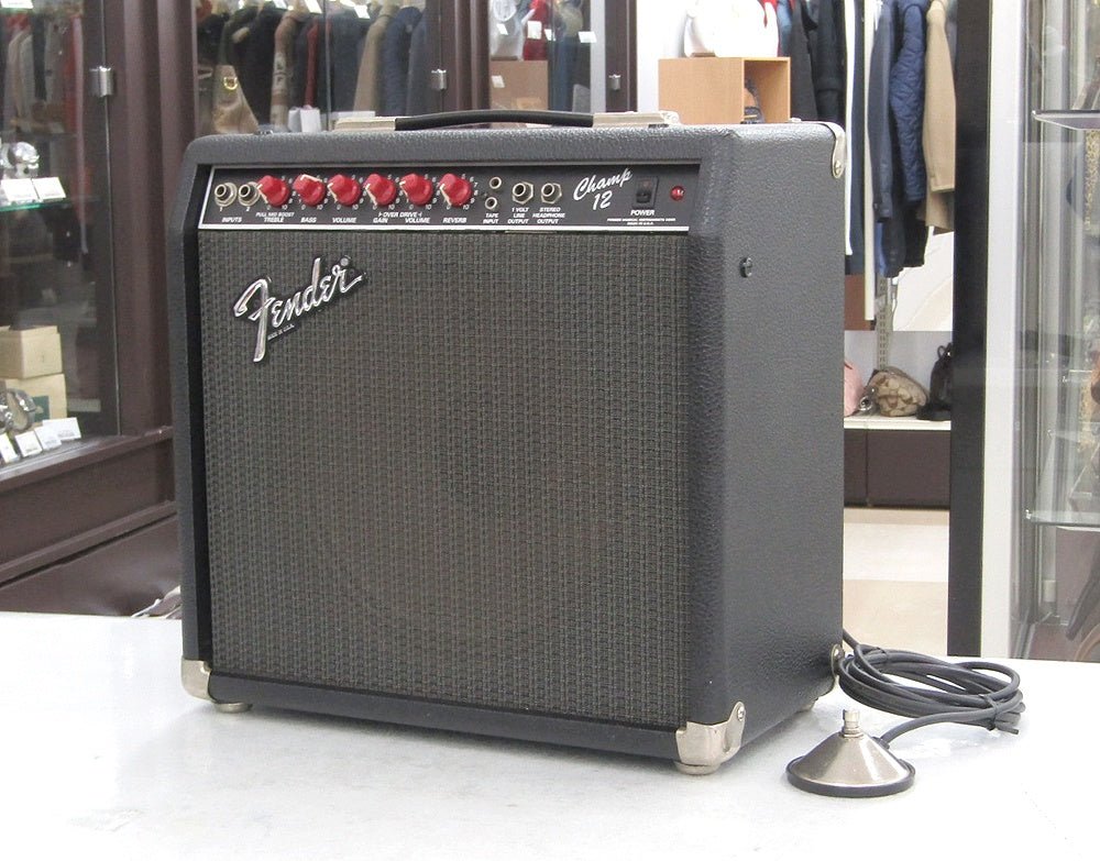 Fender USA Champ12 フェンダー ギターアンプ 赤ノブ 状態良好 15W出力 スプリングリバーブ - 電動工具・楽器・ブランド・住設家電も総合リユース｜リサイクルショップ福助