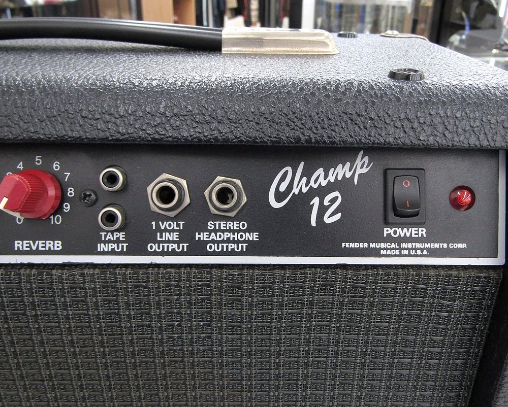 Fender USA Champ12 フェンダー ギターアンプ 赤ノブ 状態良好 15W出力 スプリングリバーブ - 電動工具・楽器・ブランド・住設家電も総合リユース｜リサイクルショップ福助