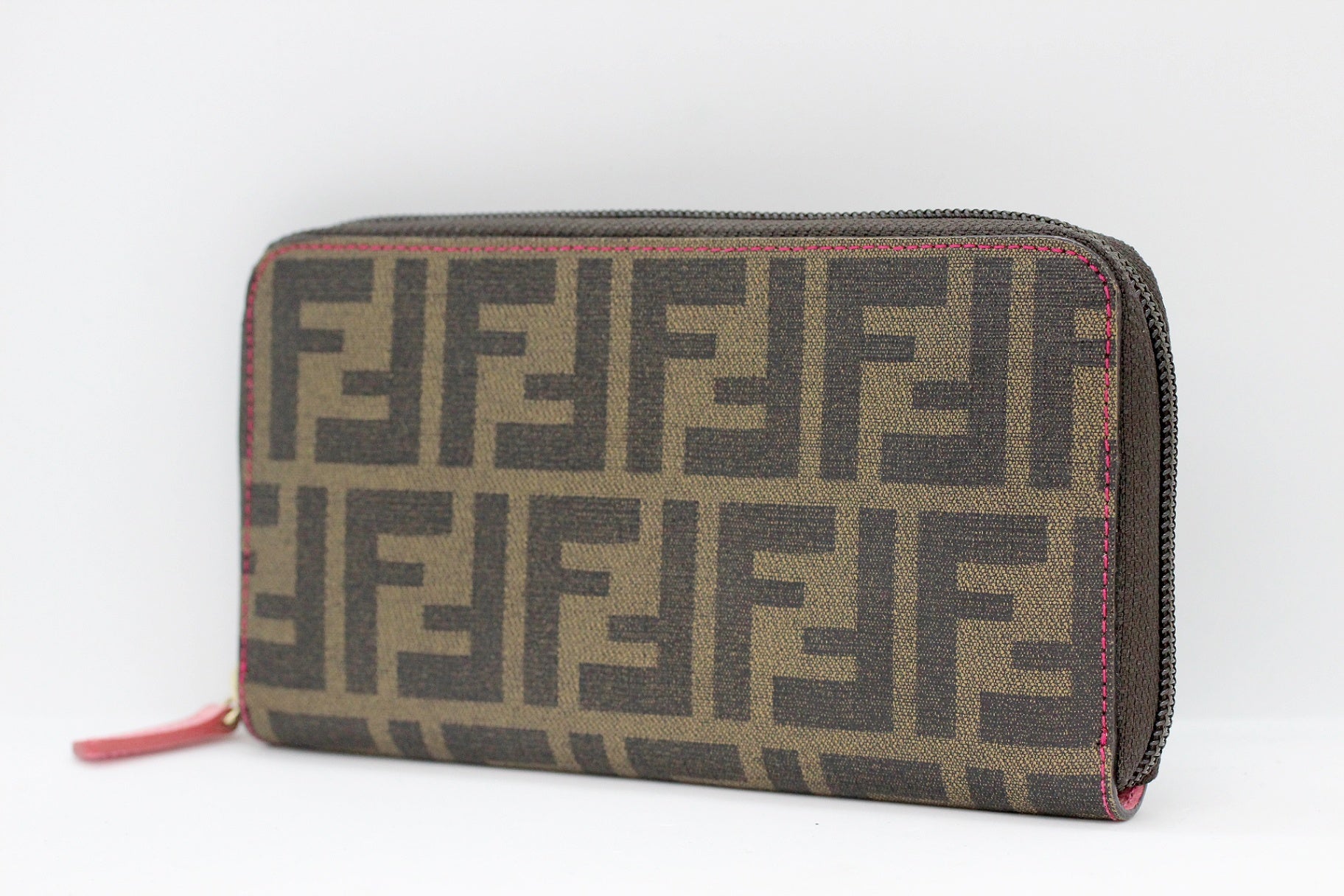 FENDI(フェンディ) ジップウォレット ラウンドファスナー財布 ズッカ 8M0024 00ZM5 F0GQH 長財布 - 安心保証・業界最安値の販売 福助