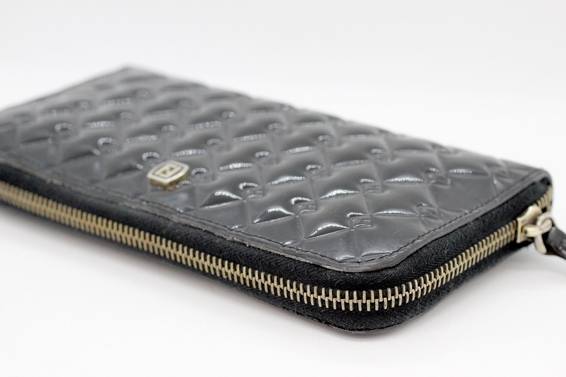 FENDI(フェンディ) ジップウォレット ラウンドファスナー 長財布 エナメル 黒/ブラック 8M0024 - 安心保証・業界最安値の販売 福助