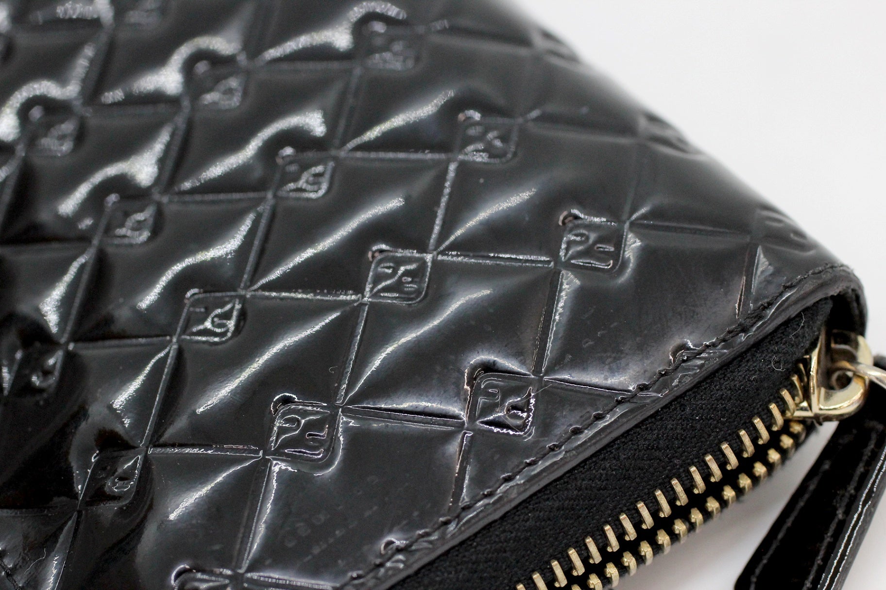 FENDI(フェンディ) ジップウォレット ラウンドファスナー 長財布 エナメル 黒/ブラック 8M0024 - 安心保証・業界最安値の販売 福助