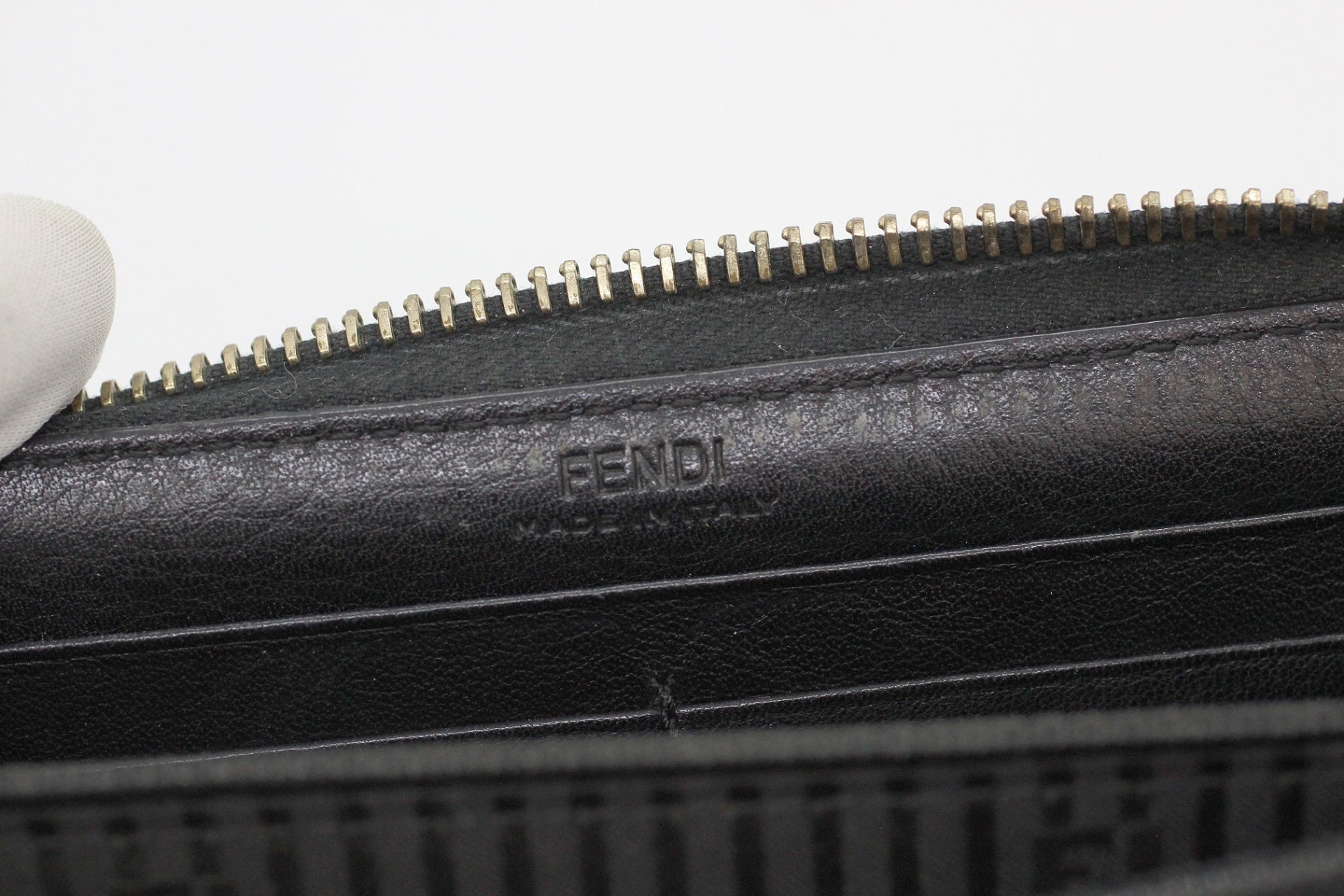 FENDI(フェンディ) ジップウォレット ラウンドファスナー 長財布 エナメル 黒/ブラック 8M0024 - 安心保証・業界最安値の販売 福助