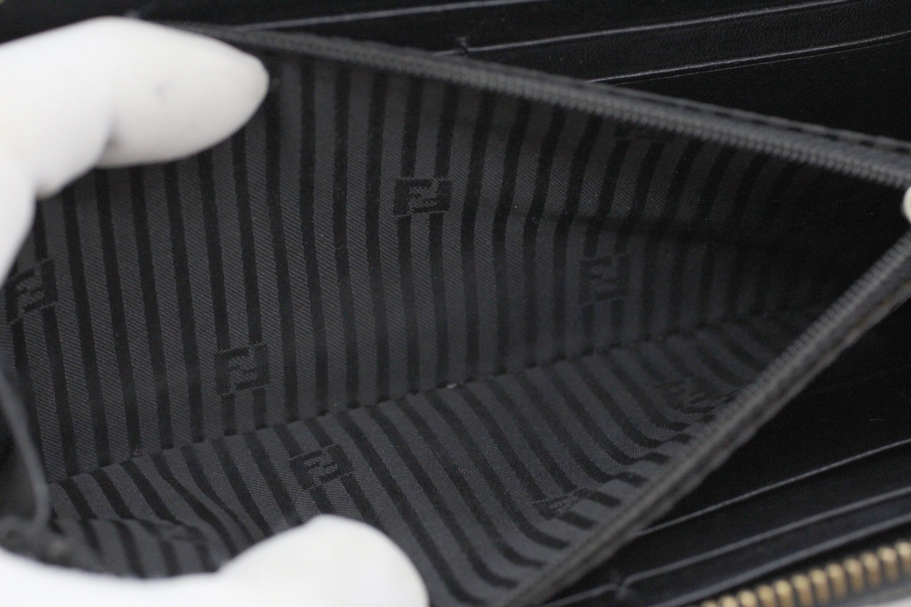 FENDI(フェンディ) ジップウォレット ラウンドファスナー 長財布 エナメル 黒/ブラック 8M0024 - 安心保証・業界最安値の販売 福助