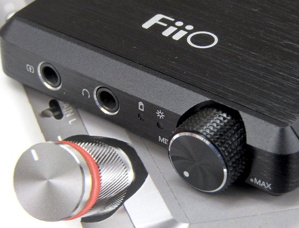 FiiO A5 ポータブルヘッドフォンアンプ/ヘッドホンアンプ ブラック - 安心保証・業界最安値の販売 福助