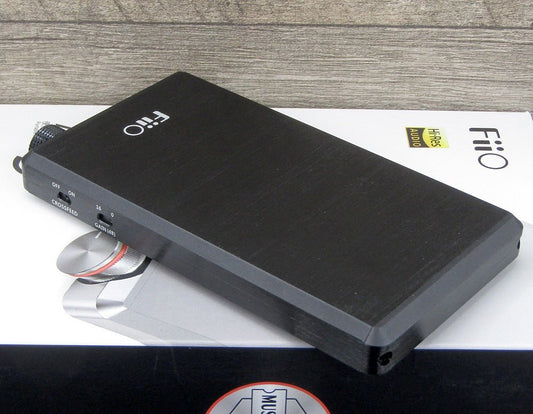 FiiO A5 ポータブルヘッドフォンアンプ/ヘッドホンアンプ ブラック - 安心保証・業界最安値の販売 福助