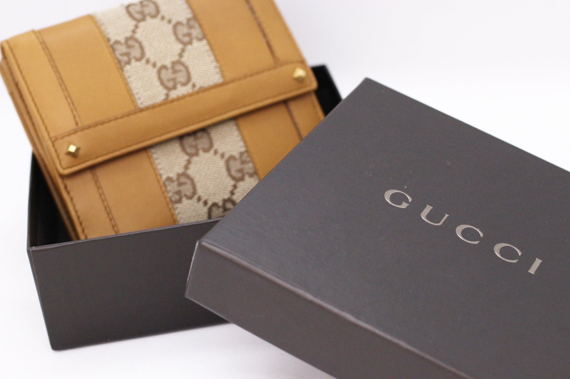 GUCCI(グッチ) Wホック 二つ折り財布 120927 203887 GGキャンバス/レザー - 電動工具・楽器・ブランド・住設家電も総合リユース｜リサイクルショップ福助