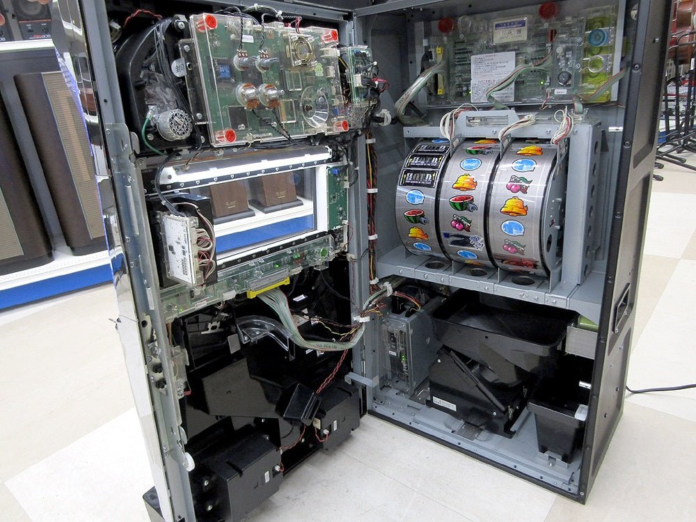 パチスロ実機 学園黙示録 HIGH SCHOOL OF THE DEAD ハイスクールオブザデッド コイン不要機搭載 100V対応 ボリューム調節有 - 安心保証・業界最安値の販売 福助