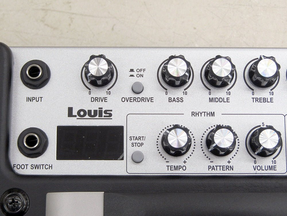Louis ルイス LGA - 10Plus ギターアンプ(ギター/ベース共用) 10W出力 リズムマシン/3種類エフェクト内蔵 フットスイッチ付属 - 電動工具・楽器・ブランド・住設家電も総合リユース｜リサイクルショップ福助