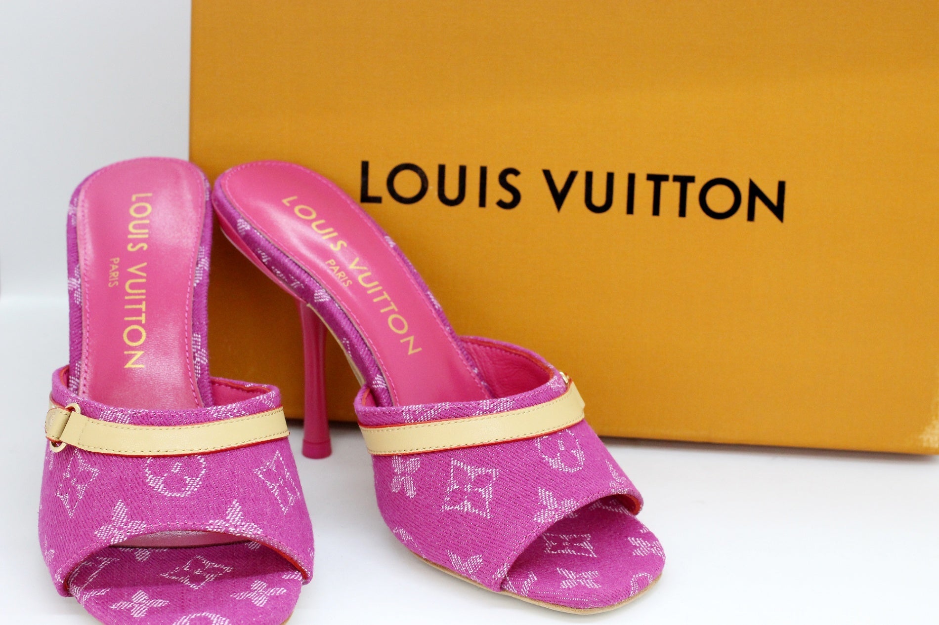 LOUIS VUITTON (ルイヴィトン) 1AJMXN 6AM ミュール モノグラム デニム フューシャ 36(23.0cm相当) - 電動工具・楽器・ブランド・住設家電も総合リユース｜リサイクルショップ福助