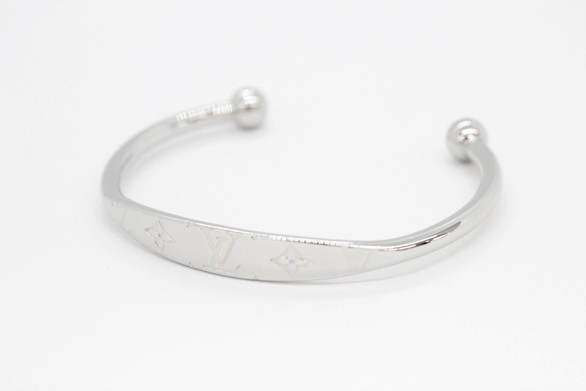 LOUIS VUITTON(ルイ ヴィトン) M64839 モノグラム ジョンク バングル ブレスレット M シルバー - 安心保証・業界最安値の販売 福助
