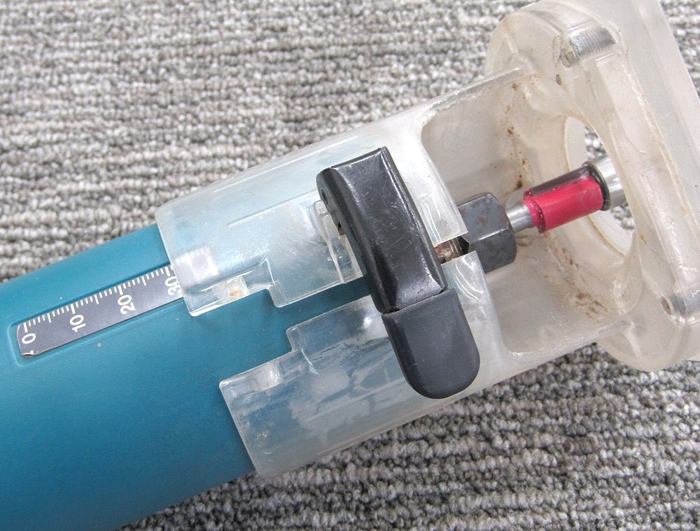 makita マキタ トリマ チャック孔径6mm 3707F 単相100V 50/60Hz - 電動工具・楽器・ブランド・住設家電も総合リユース｜リサイクルショップ福助