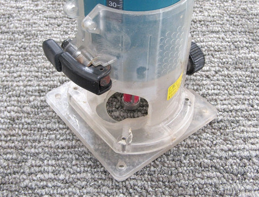 makita マキタ トリマ チャック孔径6mm 3707F 単相100V 50/60Hz - 電動工具・楽器・ブランド・住設家電も総合リユース｜リサイクルショップ福助