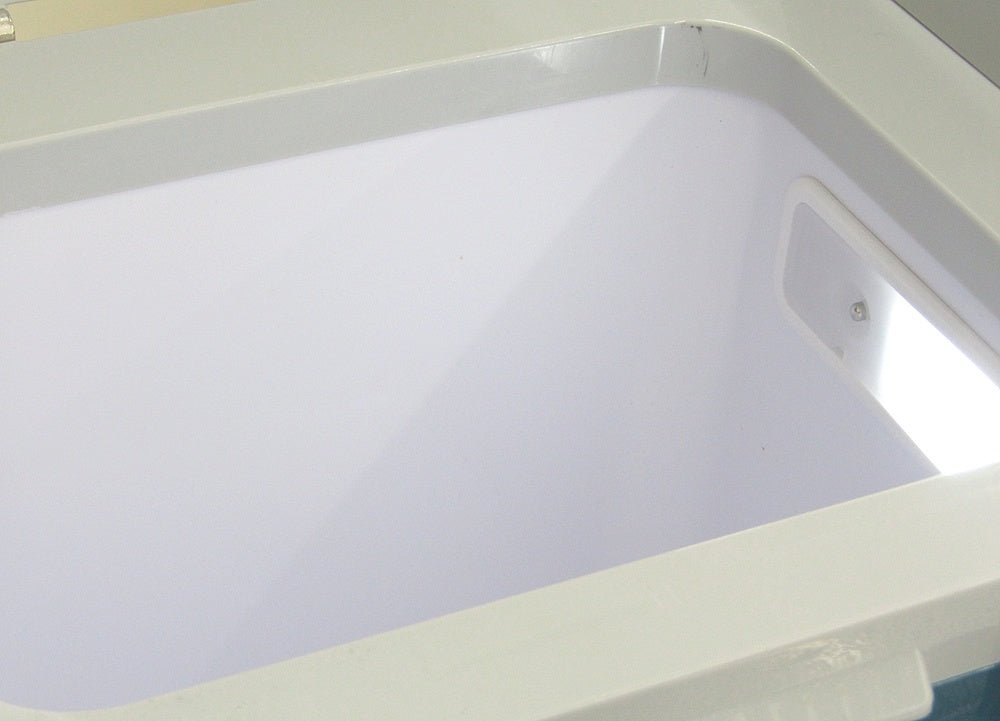 makita マキタ 保冷/保温 クーラーボックス CW003GZ 40Vmax/18V対応 バッテリー/充電器別売 7Lモデル 保冷:10～ - 18℃/保温:30～60℃ - 電動工具・楽器・ブランド・住設家電も総合リユース｜リサイクルショップ福助