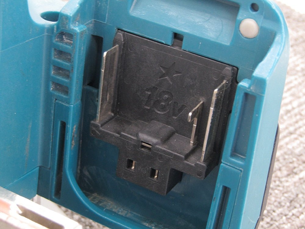 makita マキタ HS631DZ 165mm充電式マルノコ 18V 本体のみ/バッテリー・充電器別売) 丸のこ - 電動工具・楽器・ブランド・住設家電も総合リユース｜リサイクルショップ福助