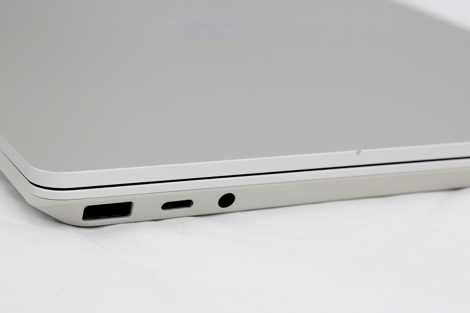 Microsoft(マイクロソフト) Surface Laptop Go 2 KQR-00016 [プラチナ] (i5-1135G7/8GB/SSD256GB/12.4型/Windows11Pro) ノートPC - 電動工具・楽器・ブランド・住設家電も総合リユース｜リサイクルショップ福助