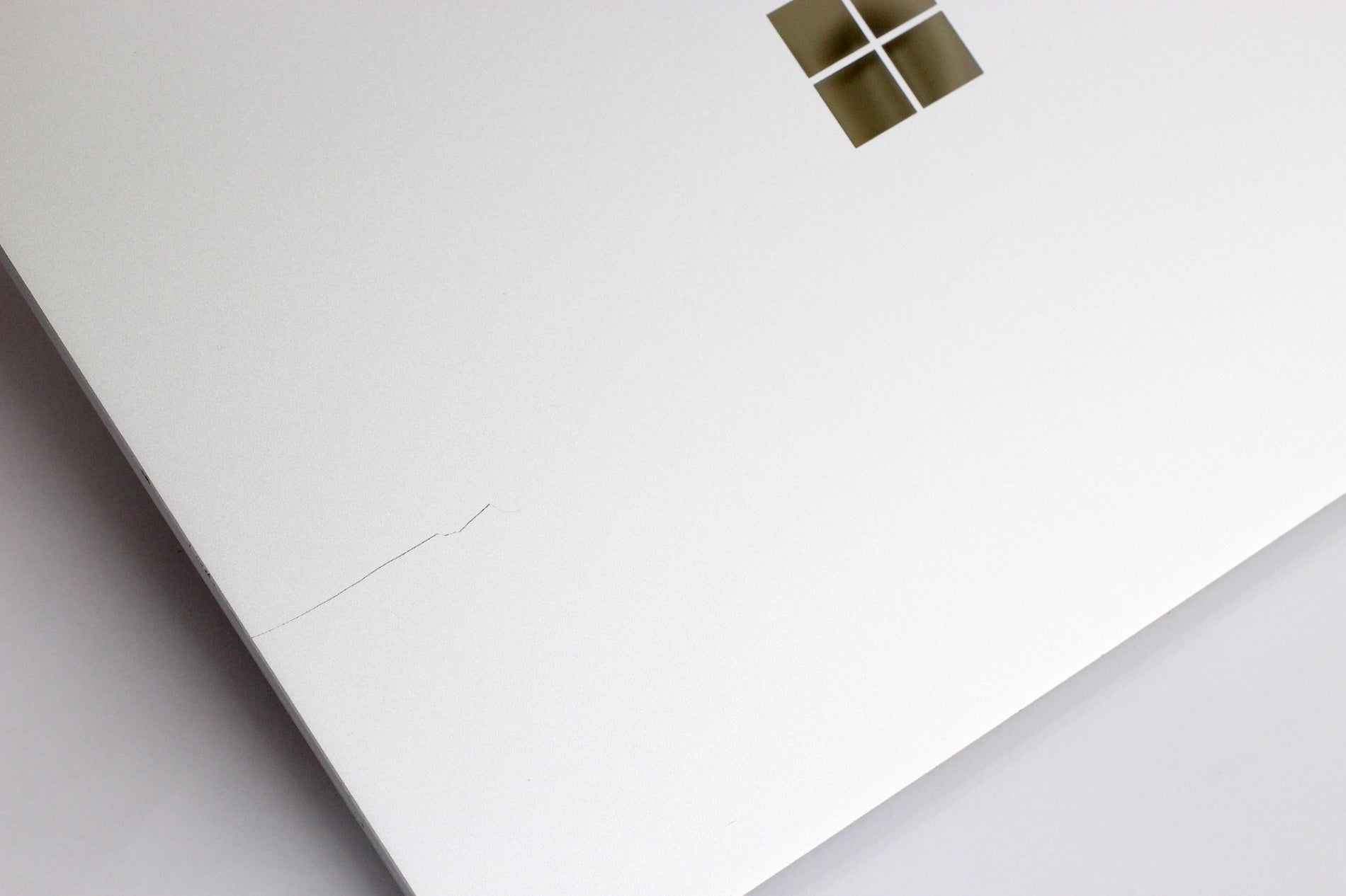 Microsoft(マイクロソフト) Surface Laptop Go 2 KQR-00016 [プラチナ] (i5-1135G7/8GB/SSD256GB/12.4型/Windows11Pro) ノートPC - 電動工具・楽器・ブランド・住設家電も総合リユース｜リサイクルショップ福助