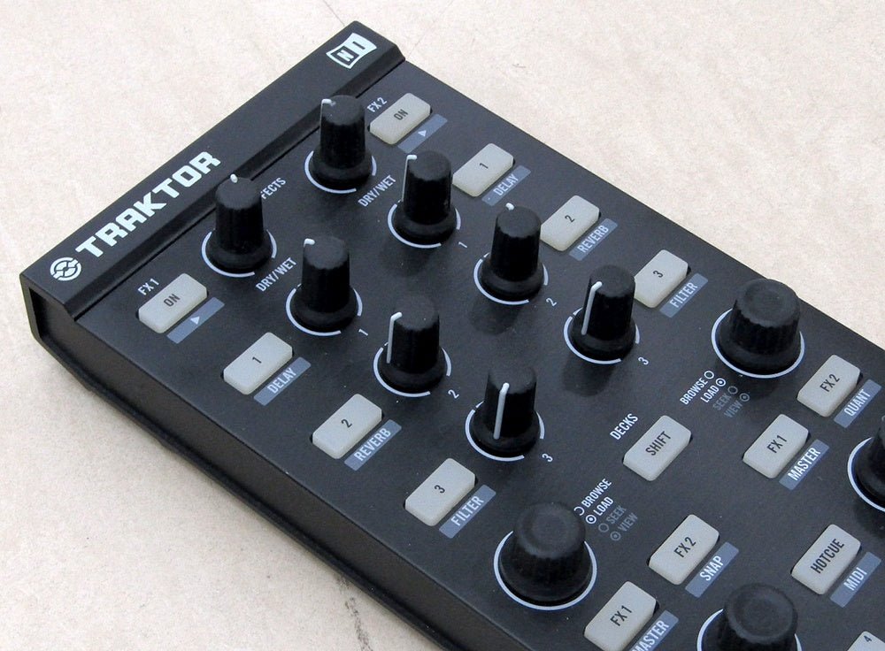 NATIVE INSTRUMENTS DJコントローラー TRAKTOR KONTROL X1 現状品 動作未確認 - 安心保証・業界最安値の販売 福助