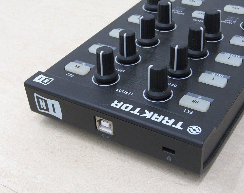 NATIVE INSTRUMENTS DJコントローラー TRAKTOR KONTROL X1 現状品 動作未確認 - 安心保証・業界最安値の販売 福助