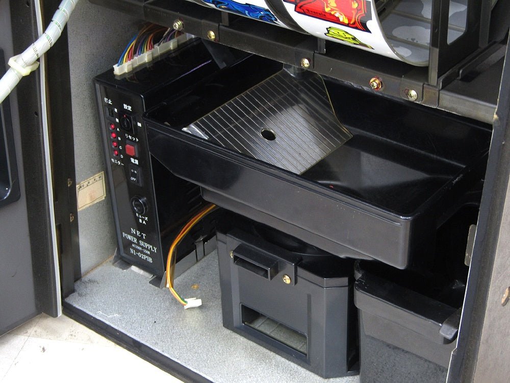 パチスロ実機 NET ネット 十字架 ニーナ＆エミリパネル コイン不要機搭載 100V対応 Vol調節有 - 電動工具・楽器・ブランド・住設家電も総合リユース｜リサイクルショップ福助